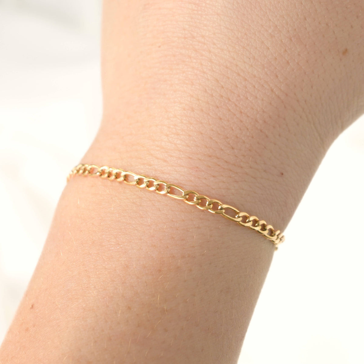 18k Gold Bracelets