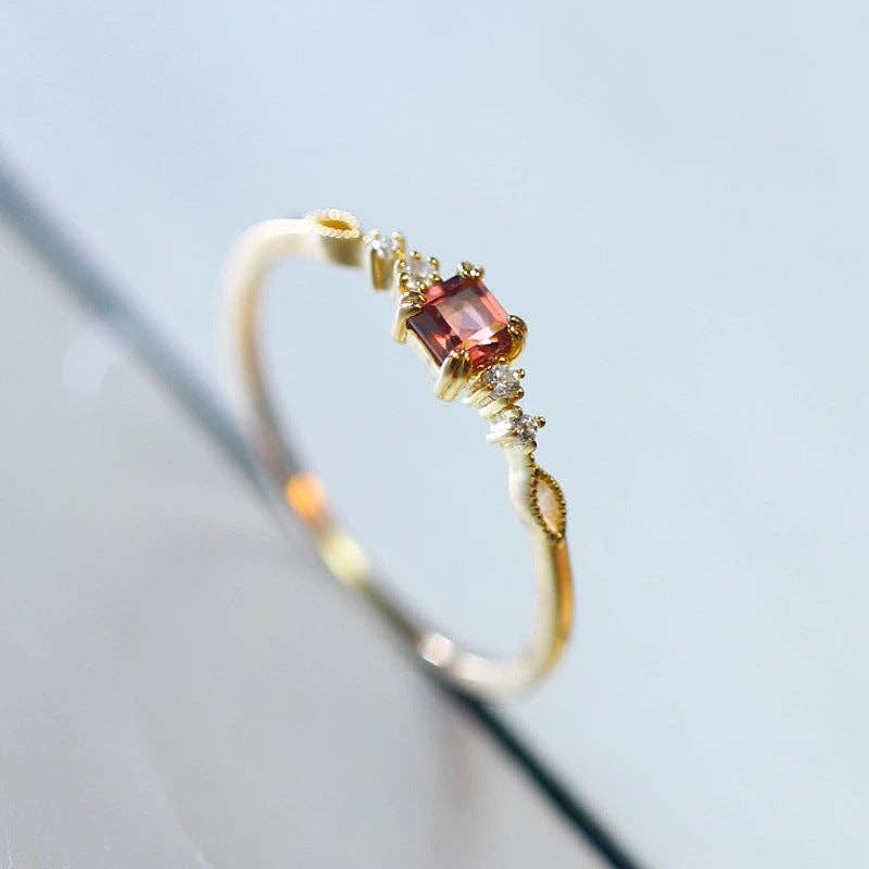 Gold Vintage Garnet Rin