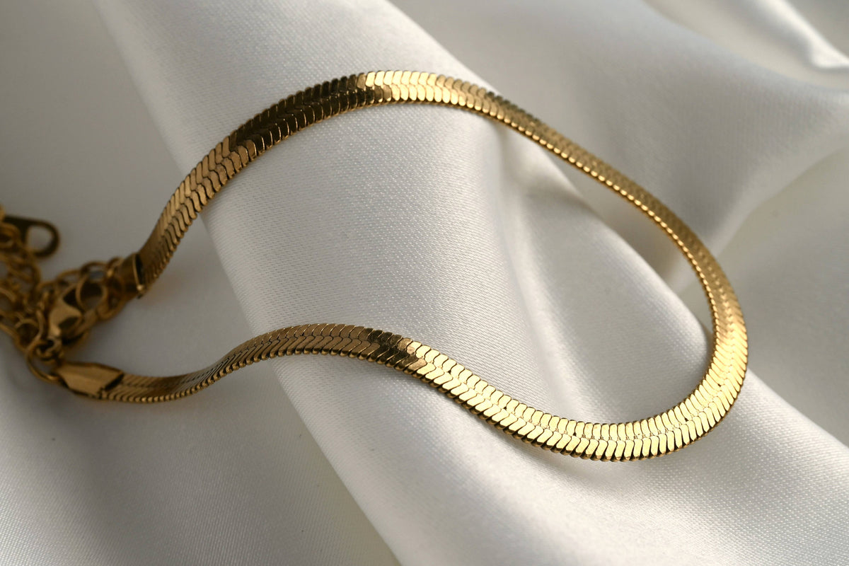 18k Gold Bracelets