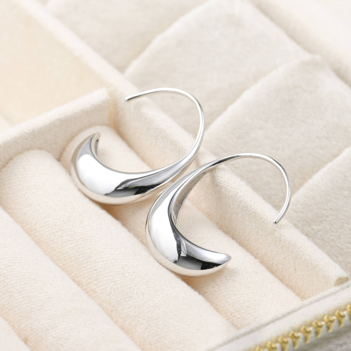 Bold Threader Earrings