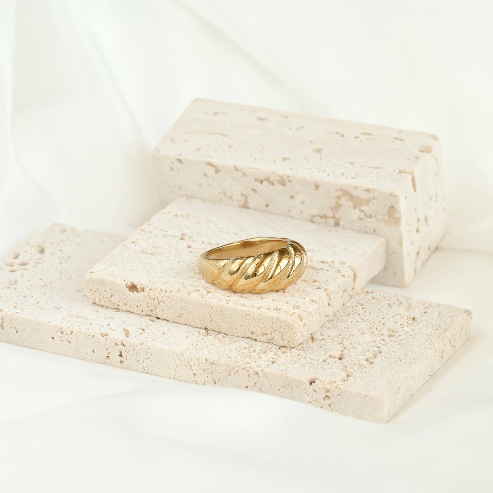 18k Gold Croissant Ring