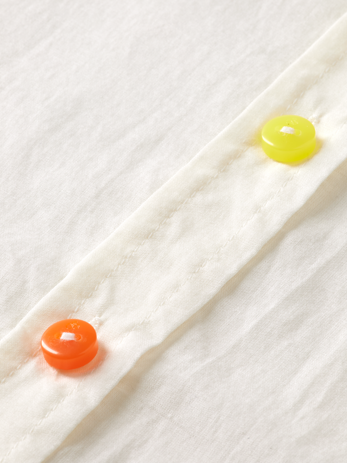 Regular fit colourful-button shirt