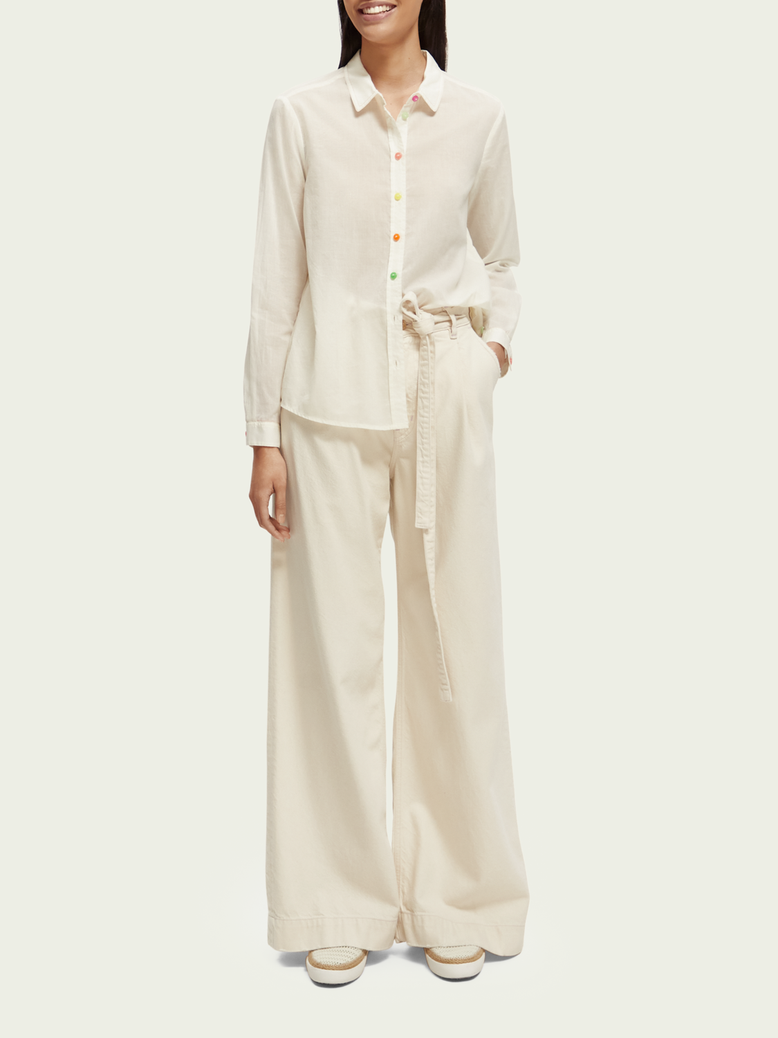 Regular fit colourful-button shirt