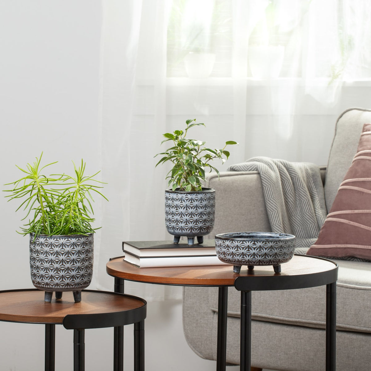 Star Black Glazed Planter 4.5d x 5&quot;